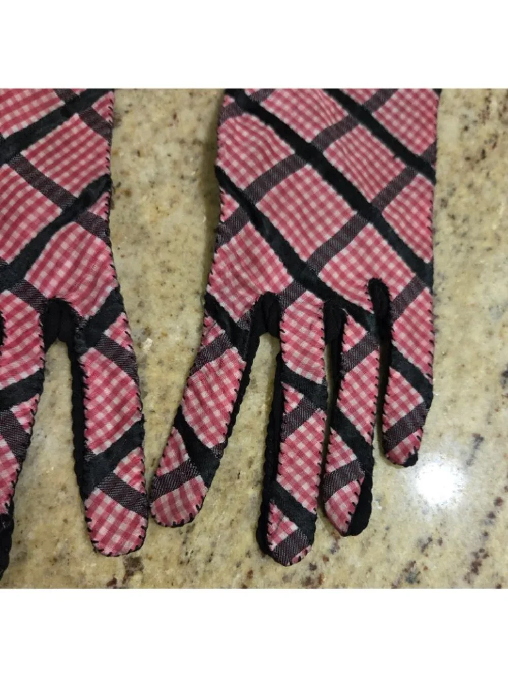 Vintage Womens Size L Pink Black Plaid Stretch Gloves Stretch *Hole Pinup